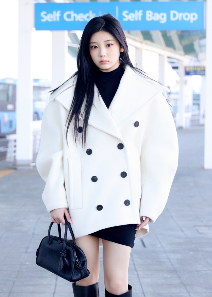 [공항패션] 아일릿 윤아·민주·원희 ‘자크뮈스’식 스타일링은 이렇게 1596-Image